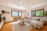 Dreifamilienhaus mit Garagen, Garten und zusätzlichem Baupotenzial - Wohnzimmer EG (digitales Staging)