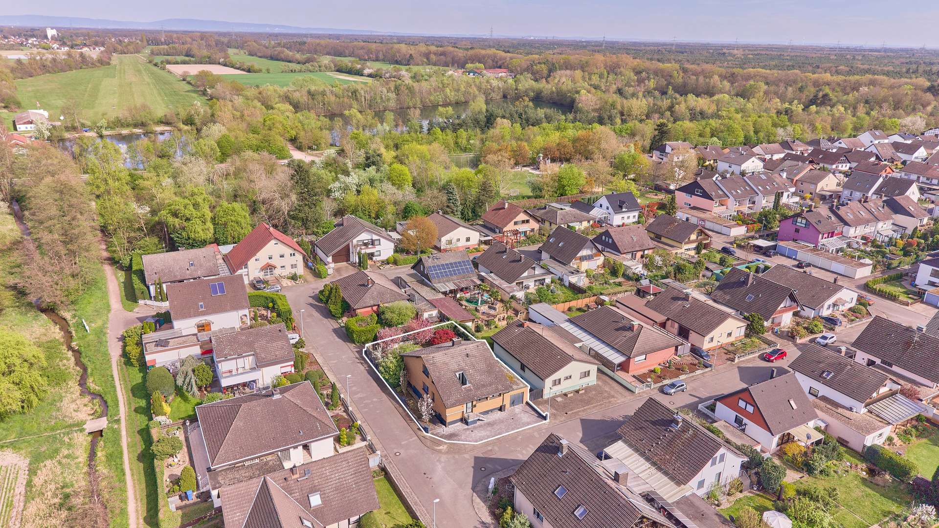 Ihr neues Zuhause: großzügig, ruhig & Natur direkt vor der Tür, 67454 Haßloch, Einfamilienhaus