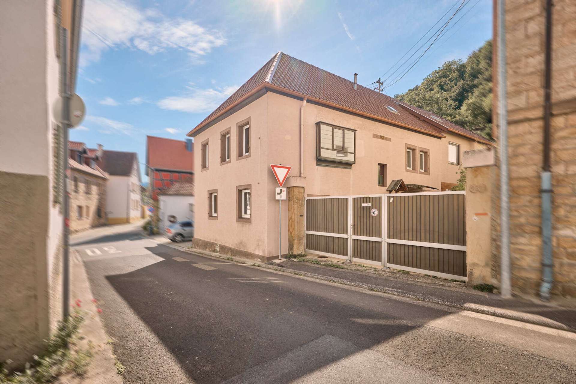 Familienfreundliches Wohnen: Einfamilienhaus im grünen mit schöner Aussicht, 67433 Neustadt an der Weinstraße, Einfamilienhaus