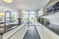 Ein Haus für die schönsten Jahre - elegant, privat & unabhängig - Küche