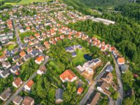 Exklusive Luxusresidenz mit Privatpark, eigenem Spa und höchstem Wohnkomfort - Drohnenaufnahme