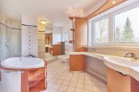 Exklusive Luxusresidenz mit Privatpark, eigenem Spa und höchstem Wohnkomfort - Badezimmer II OG