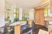 Exklusive Luxusresidenz mit Privatpark, eigenem Spa und höchstem Wohnkomfort - Badezimmer I OG