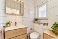 Ihr privater Rückzugsort: Charmantes Haus mit Nebengebäude, Innenhof & weitläufigem Garten - Badezimmer