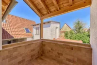 Ihr privater Rückzugsort: Charmantes Haus mit Nebengebäude, Innenhof & weitläufigem Garten - Balkon