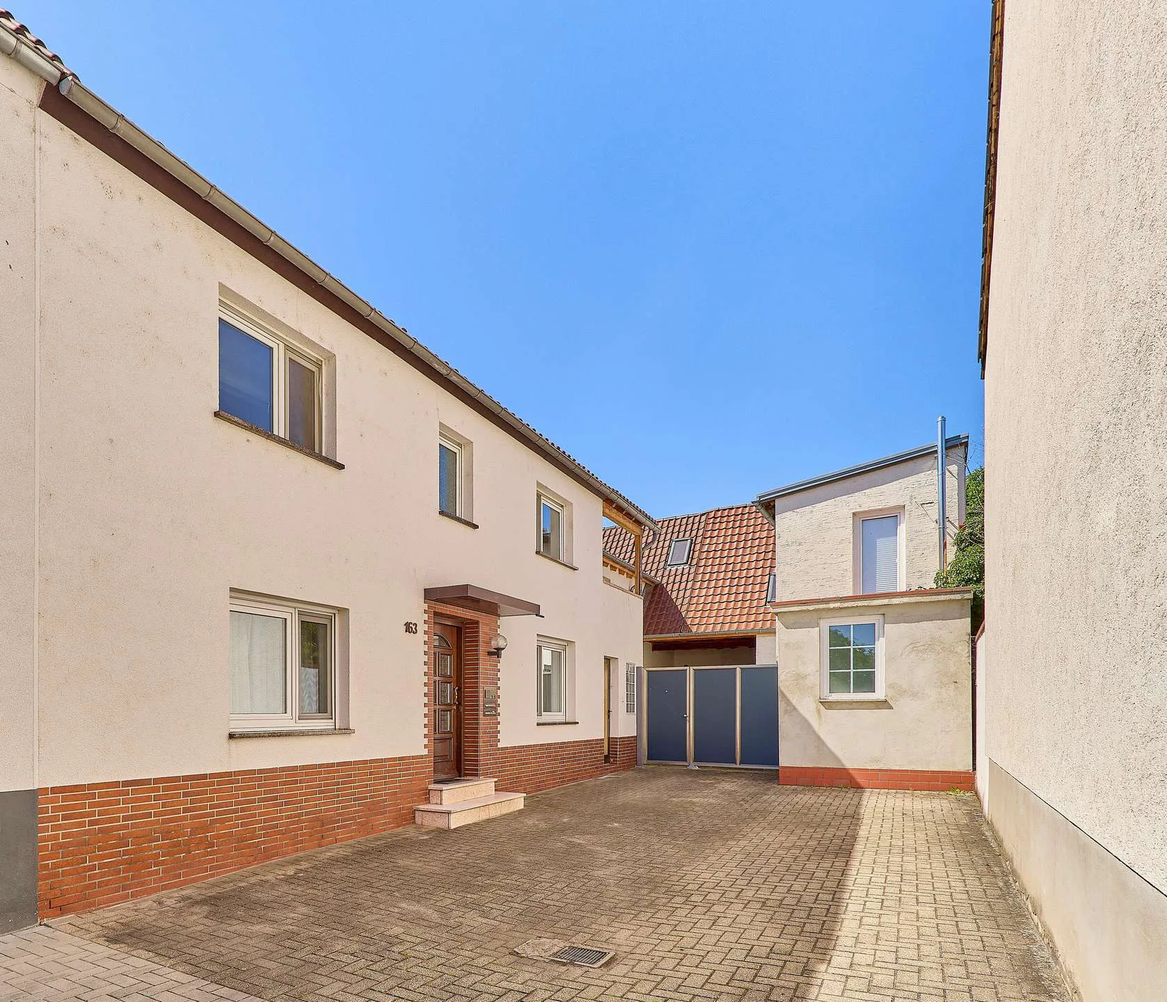 Ihr privater Rückzugsort: Charmantes Haus mit Nebengebäude, Innenhof & weitläufigem Garten, 67127 Rödersheim-Gronau, Doppelhaushälfte