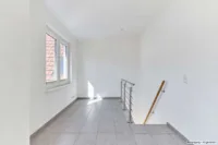Ihr privater Rückzugsort: Charmantes Haus mit Nebengebäude, Innenhof & weitläufigem Garten - Flur