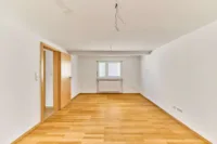 Ihr privater Rückzugsort: Charmantes Haus mit Nebengebäude, Innenhof & weitläufigem Garten - Wohnzimmer