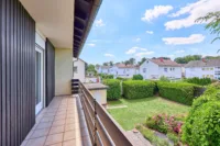 Großzügiges Zuhause mit sonniger Terrasse und liebevoll angelegtem Garten - Balkon mit Gartenblick