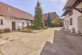 Fachwerkanwesen mit Nebengebäude & großem Garten - Hof