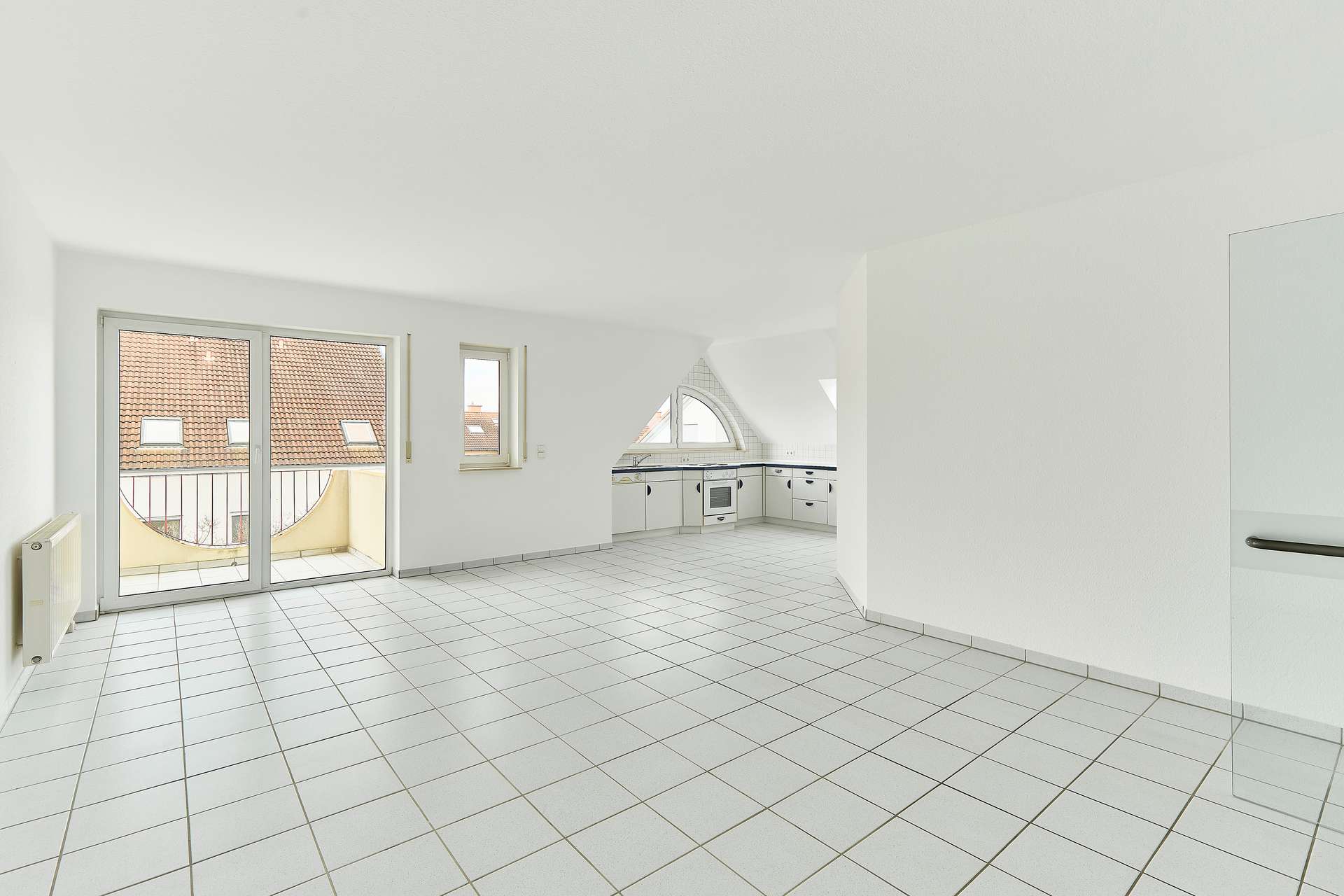 Müller-Bau: Bezugsfertige 2-ZKB-Wohnung mit Balkon und TG-Stellplatz, 67454 Haßloch, Dachgeschosswohnung