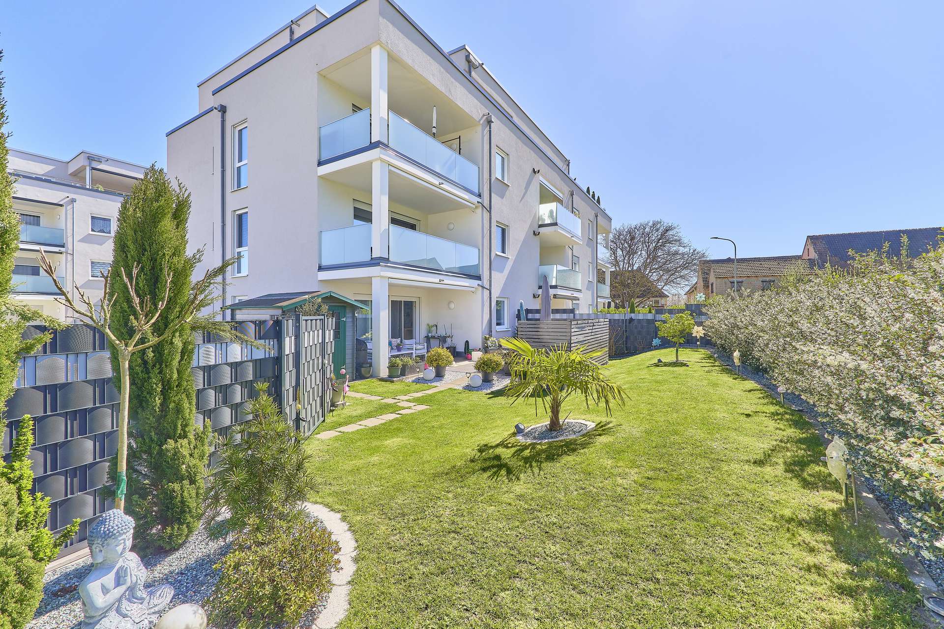 Raum für Ruhe und Stil – Moderne 3-Zimmer-Wohnung mit privatem Garten, 76889 Schweigen-Rechtenbach, Terrassenwohnung