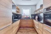 Raum für Ruhe und Stil - Moderne 3-Zimmer-Wohnung mit privatem Garten - Küche