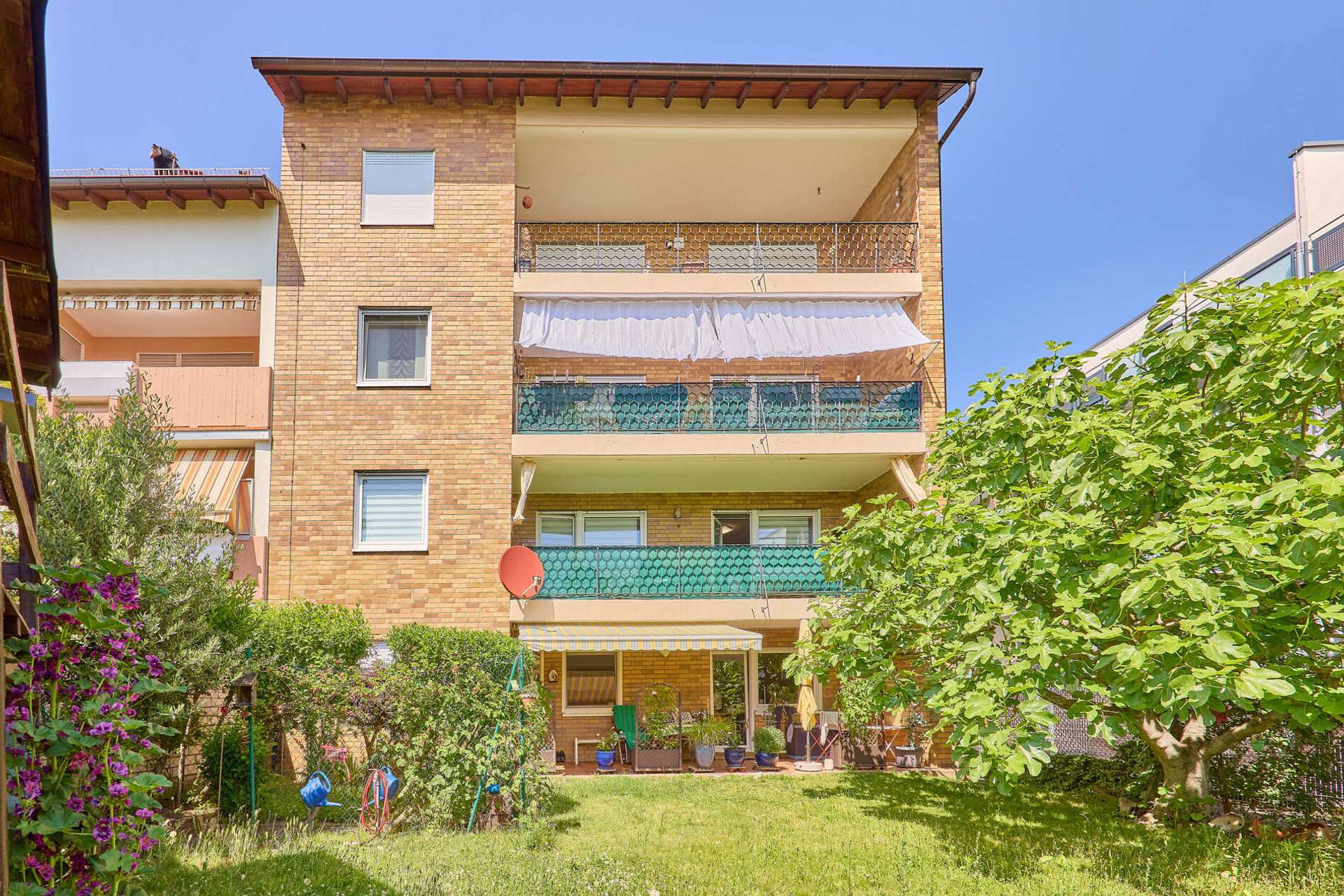 Wohnensemble mit Potenzial – 5 Einheiten mit Außenfläche, 67433 Neustadt an der Weinstraße, Mehrfamilienhaus