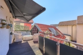 Modernisiertes Wohn- & Geschäftshaus mit ausgebauten Dachgeschoss sowie Nebengebäude - Balkon