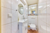 Modernisiertes Wohn- & Geschäftshaus mit ausgebauten Dachgeschoss sowie Nebengebäude - Gäste-WC