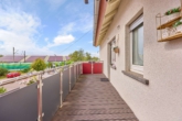 Modernisiertes Wohn- & Geschäftshaus mit ausgebauten Dachgeschoss sowie Nebengebäude - Balkon