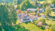 Traumhaftes & einzigartiges Luxusanwesen mit paradiesischem Garten & Schwimmteich - Luftaufnahme