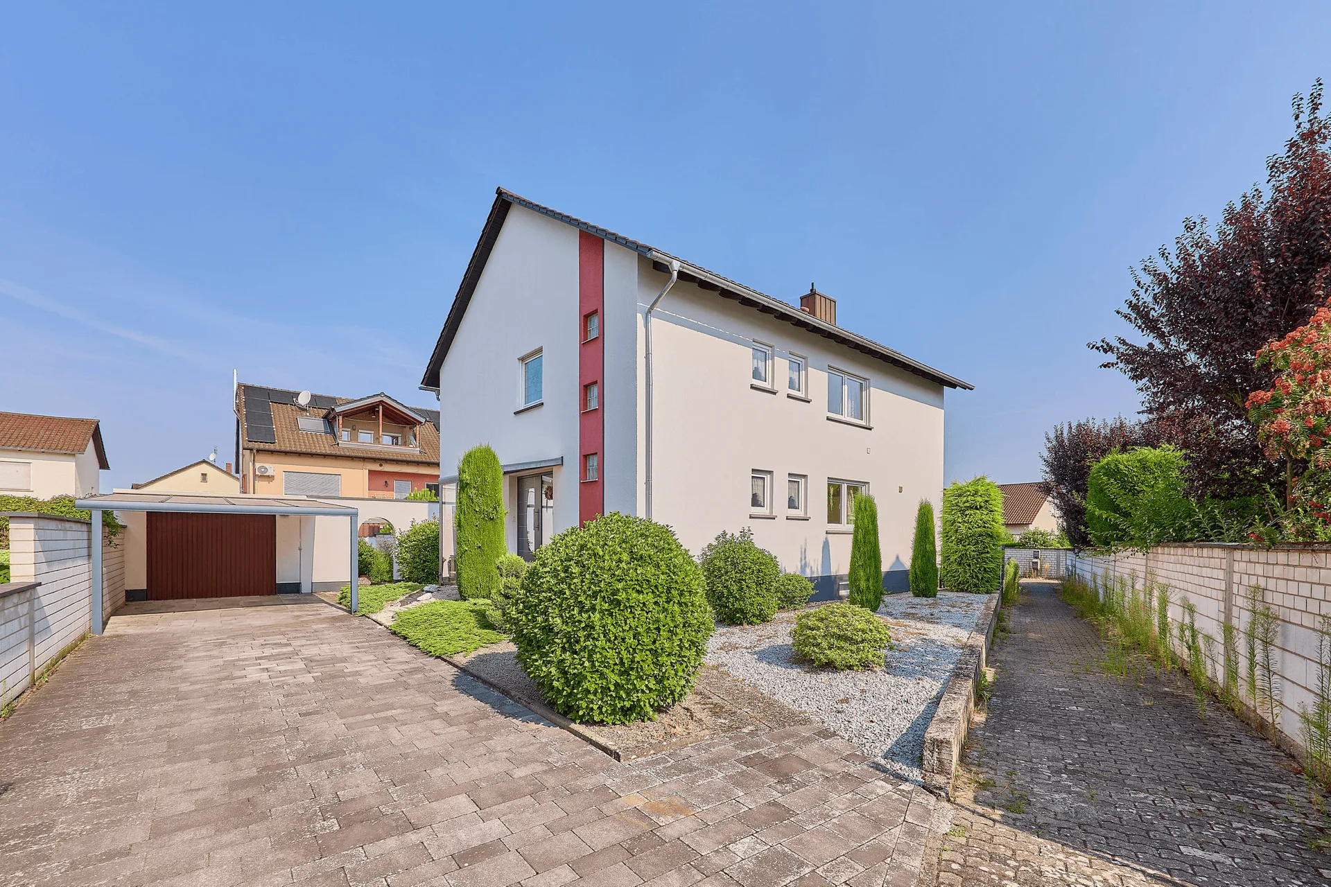 Teilmodernisiertes Einfamilienhaus mit Gartenidylle & vielseitigem Platzangebot, 76761 Rülzheim, Einfamilienhaus