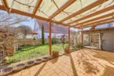 Attraktives Einfamilienhaus mit sonniger Süd-Terrasse & gemütlichem Kamin - Terrasse