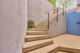 Sofort bezugsfertiges Einfamilienhaus mit schönem Garten in ruhiger Lage - Treppenaufgang außen