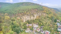 Charmantes Einfamilienhaus mit gemütlichem Ambiente und großzügigem Garten - Drohnenaufnahme