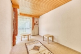 Einfamilienhaus mit Einliegerwohnung und terrassiertem Garten mit Blick über Neustadt - Arbeitszimmer