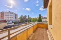 Wertbeständige Kapitalanlage: 9-Parteienhaus mit Altbaucharakter - Balkon W6