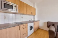Wertbeständige Kapitalanlage: 9-Parteienhaus mit Altbaucharakter - Küche W8