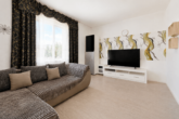 Wertbeständige Kapitalanlage: 9-Parteienhaus mit Altbaucharakter - Wohnzimmer W3