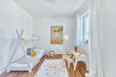 Helle Räume, stilvolles Design, eigener Garten – modernes Wohnglück auf 2 Etagen - Kinderzimmer OG