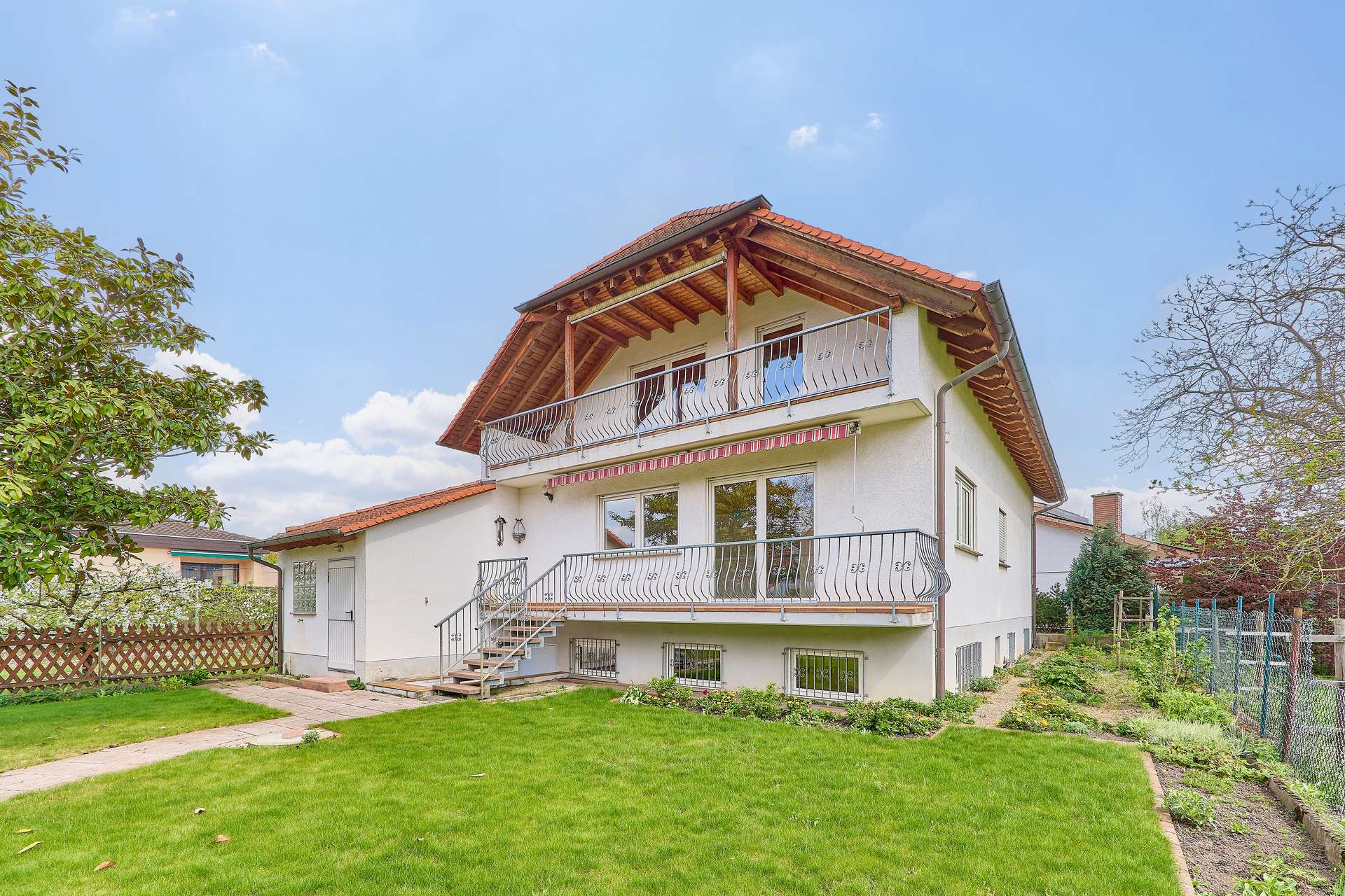 Ein Zuhause für die ganze Familie mit hellen Räumen, Vollunterkellerung & traumhaftem Garten, 67454 Haßloch, Einfamilienhaus