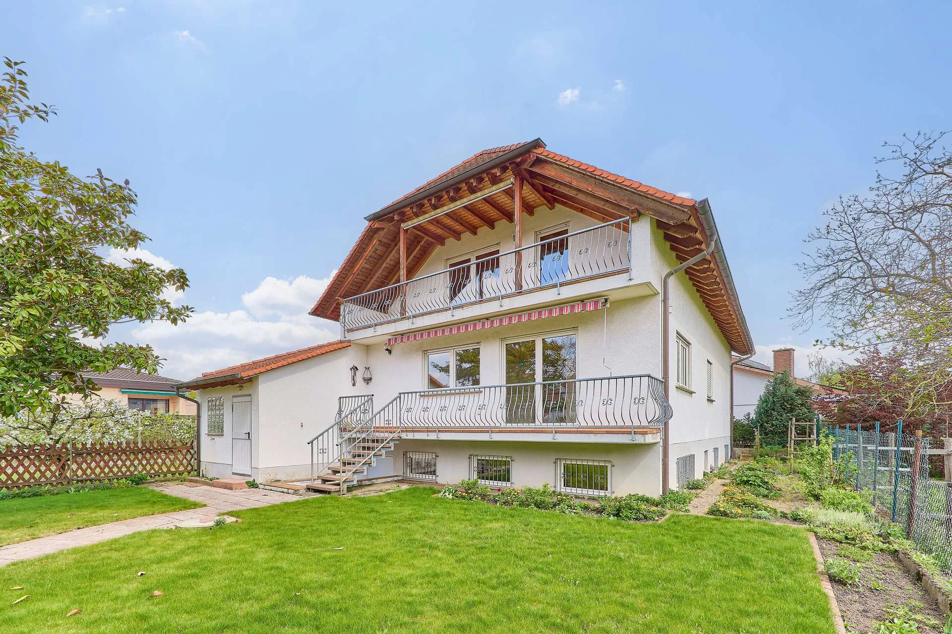 Ein Zuhause für die ganze Familie mit hellen Räumen, Vollunterkellerung & traumhaftem Garten, 67454 Haßloch, Einfamilienhaus