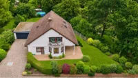 Wohnen mit Mehrwert: Einfamilienhaus mit Einliegerwohnung - Außenansicht