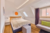 Kernsaniertes Anwesen: südliche Eleganz trifft auf modernen Wohnluxus - Schlafzimmer