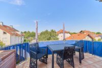 Freiraum über den Dächern: lichtdurchflutete Dachgeschosswohnung mit offenem Wohnkonzept: lich - Balkon