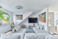 Freiraum über den Dächern: lichtdurchflutete Dachgeschosswohnung mit offenem Wohnkonzept: lich - Wohnzimmer