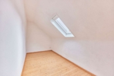 Wohnhaus mit weitläufigem Garten, Hofcharakter & viel Platz für Familie & Hobby - Ankleidezimmer OG