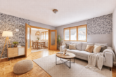 Wohnhaus mit weitläufigem Garten, Hofcharakter & viel Platz für Familie & Hobby - Wohn- und Essbereich (digitales Staging)