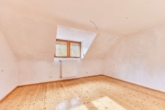 Wohnhaus mit weitläufigem Garten, Hofcharakter & viel Platz für Familie & Hobby - Kinderzimmer OG