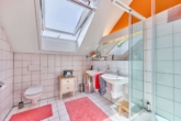 Funktionalität trifft Wohnästhetik - Durchdachtes Architektenhaus in Feldrandlage - Bad