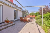 Funktionalität trifft Wohnästhetik - Durchdachtes Architektenhaus in Feldrandlage - Terrasse