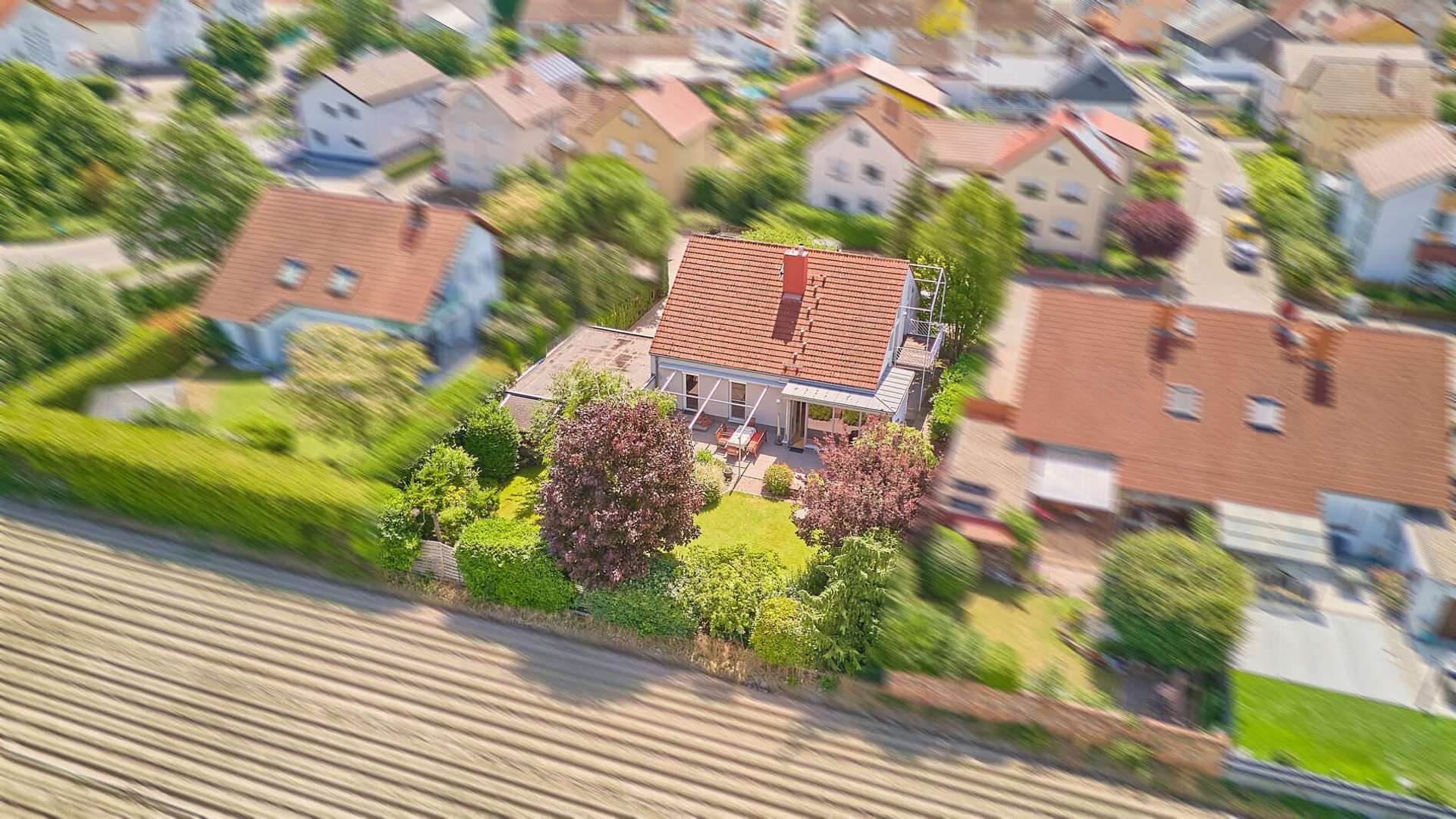 Funktionalität trifft Wohnästhetik – Durchdachtes Architektenhaus in Feldrandlage, 67112 Mutterstadt, Einfamilienhaus