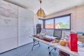 Charakterstarkes Split-Level-Haus mit besonderem Raumkonzept & viel Platz im Freien - Büro