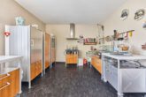 Charakterstarkes Split-Level-Haus mit besonderem Raumkonzept & viel Platz im Freien - Küche