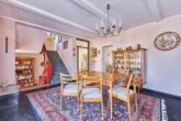 Charakterstarkes Split-Level-Haus mit besonderem Raumkonzept & viel Platz im Freien - Esszimmer