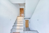 Modernes Wohngefühl im stilvoll renovierten Souterrain unterhalb der Wachtenburg - Treppenhaus