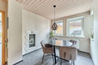Vielseitiges Wohnensemble mit zwei Eingängen & traumhaftem Garten mit großem Pool - Essbereich EG hinteres Haus