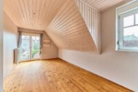 Vielseitiges Wohnensemble mit zwei Eingängen & traumhaftem Garten mit großem Pool - Gästezimmer