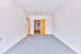 Raum für Ihre Vision - Mehrfamilienhaus oder Abrissgrundstück mit erheblichem Baupotenzial - Schlafzimmer Wohnung III